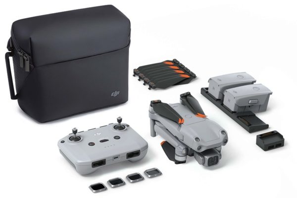 Mochila, drone, mando, baterías y hélices del drone DJI Mini 2