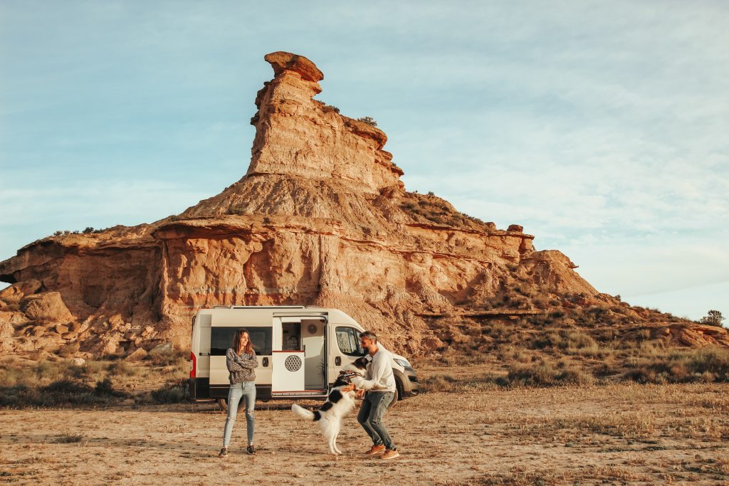 Galaventura en el desierto de los Monegros, en furgoneta camper